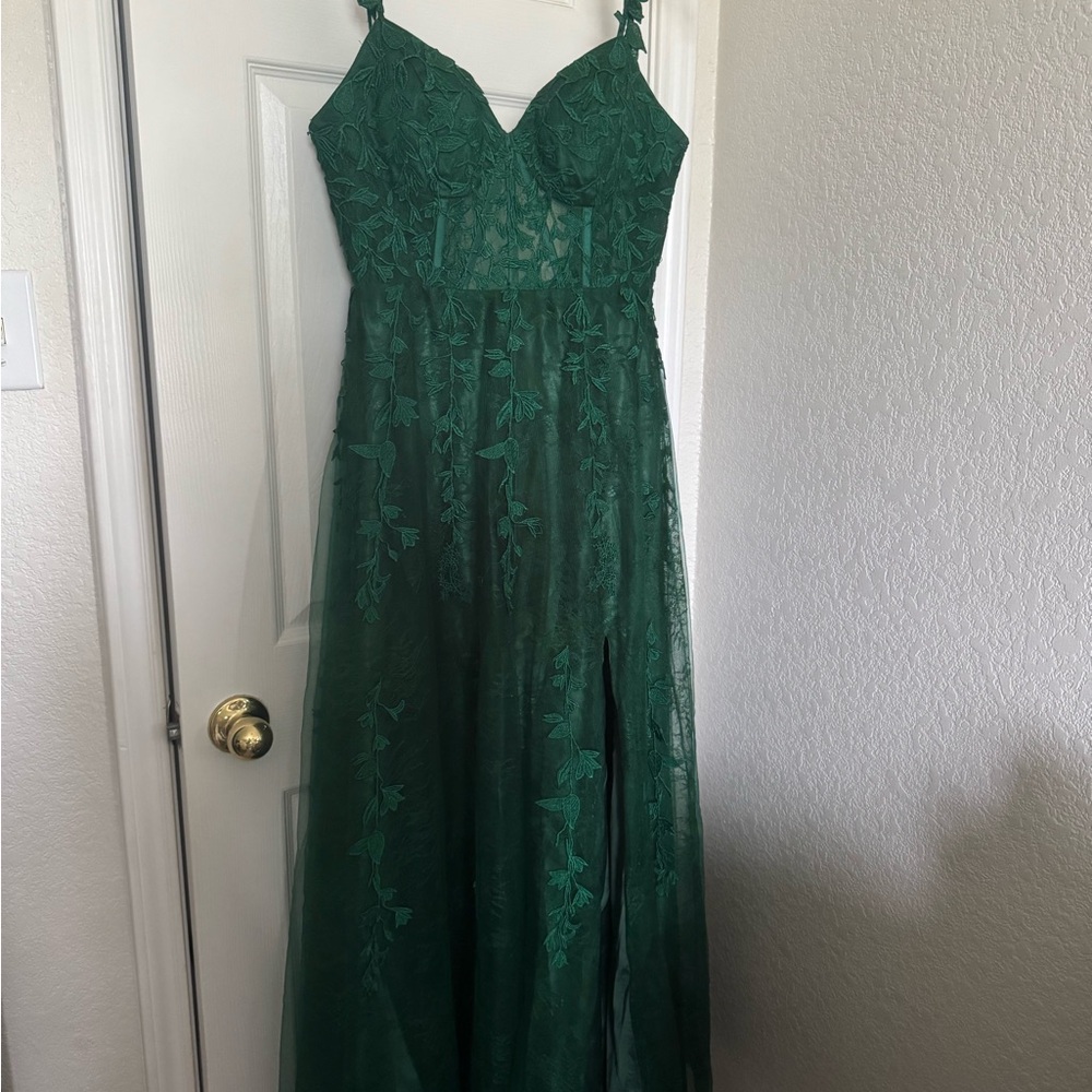 Elegant Green Lace Dress